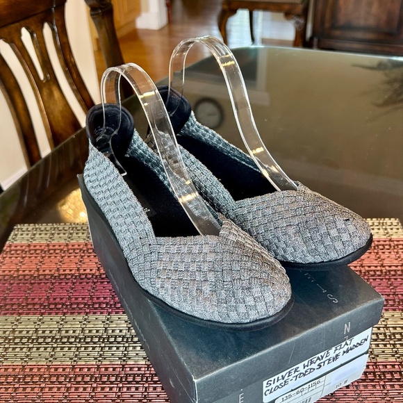 NIB Steve Madden Woven Metallic Silver Yoga Flats in Size 10 - Picture 9 of 12